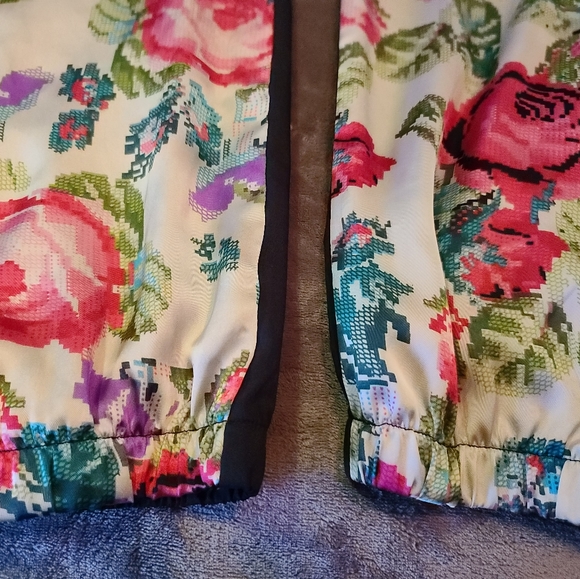 Floral Cuffed Bottoms - Picture 5 of 7